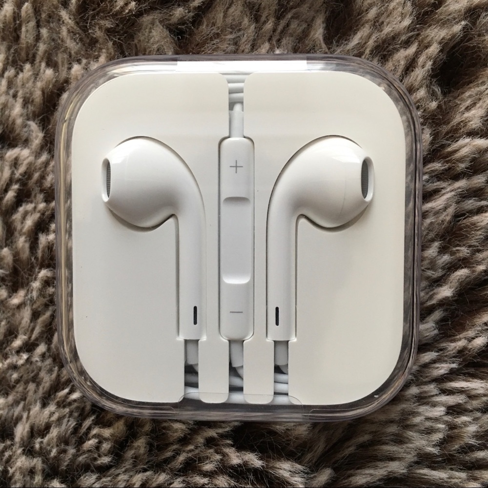 Apple Earbuds-New - Corded with 3.5mm Plug - New in Sealed Case - Never Opened